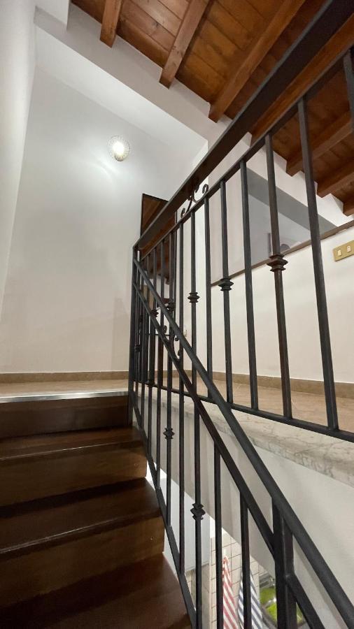 Casa Vacanze Antico Cortile Delle Palme Villa Villagrazia Di Carini Bagian luar foto