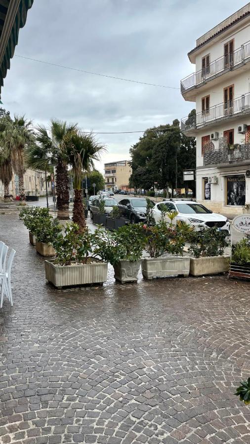 Casa Vacanze Antico Cortile Delle Palme Villa Villagrazia Di Carini Bagian luar foto