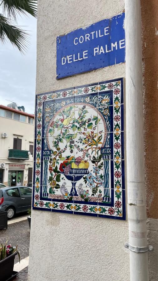Casa Vacanze Antico Cortile Delle Palme Villa Villagrazia Di Carini Bagian luar foto
