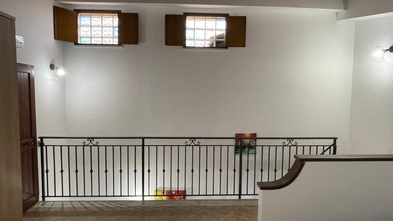 Casa Vacanze Antico Cortile Delle Palme Villa Villagrazia Di Carini Bagian luar foto