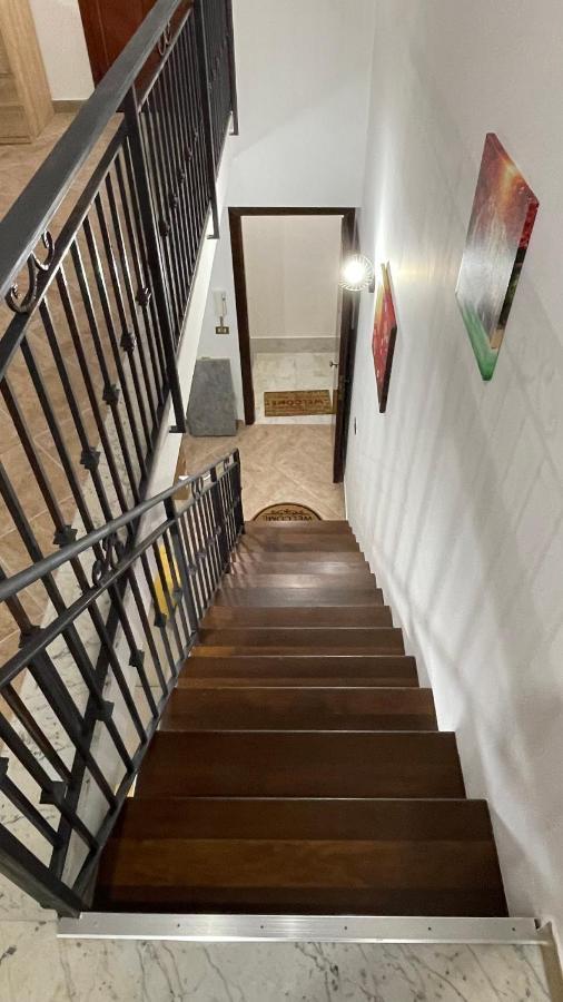 Casa Vacanze Antico Cortile Delle Palme Villa Villagrazia Di Carini Bagian luar foto