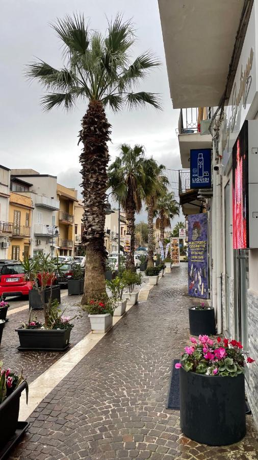Casa Vacanze Antico Cortile Delle Palme Villa Villagrazia Di Carini Bagian luar foto