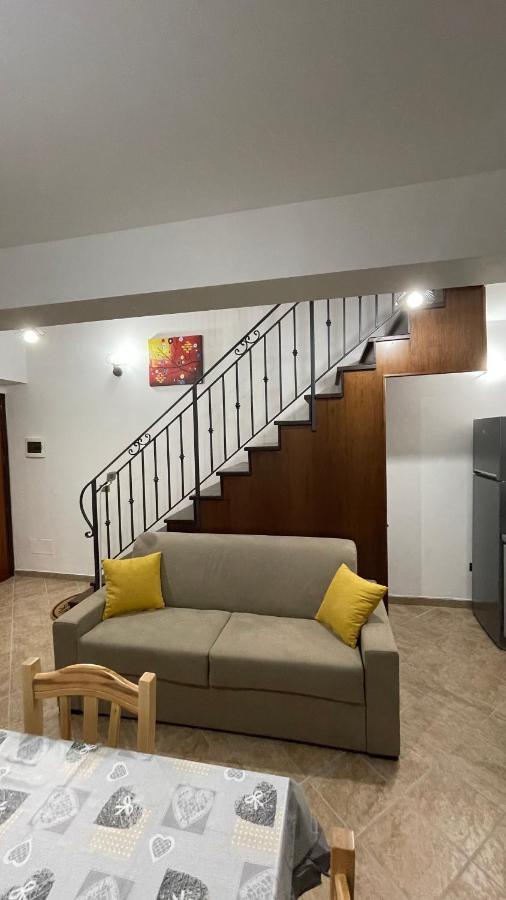 Casa Vacanze Antico Cortile Delle Palme Villa Villagrazia Di Carini Bagian luar foto