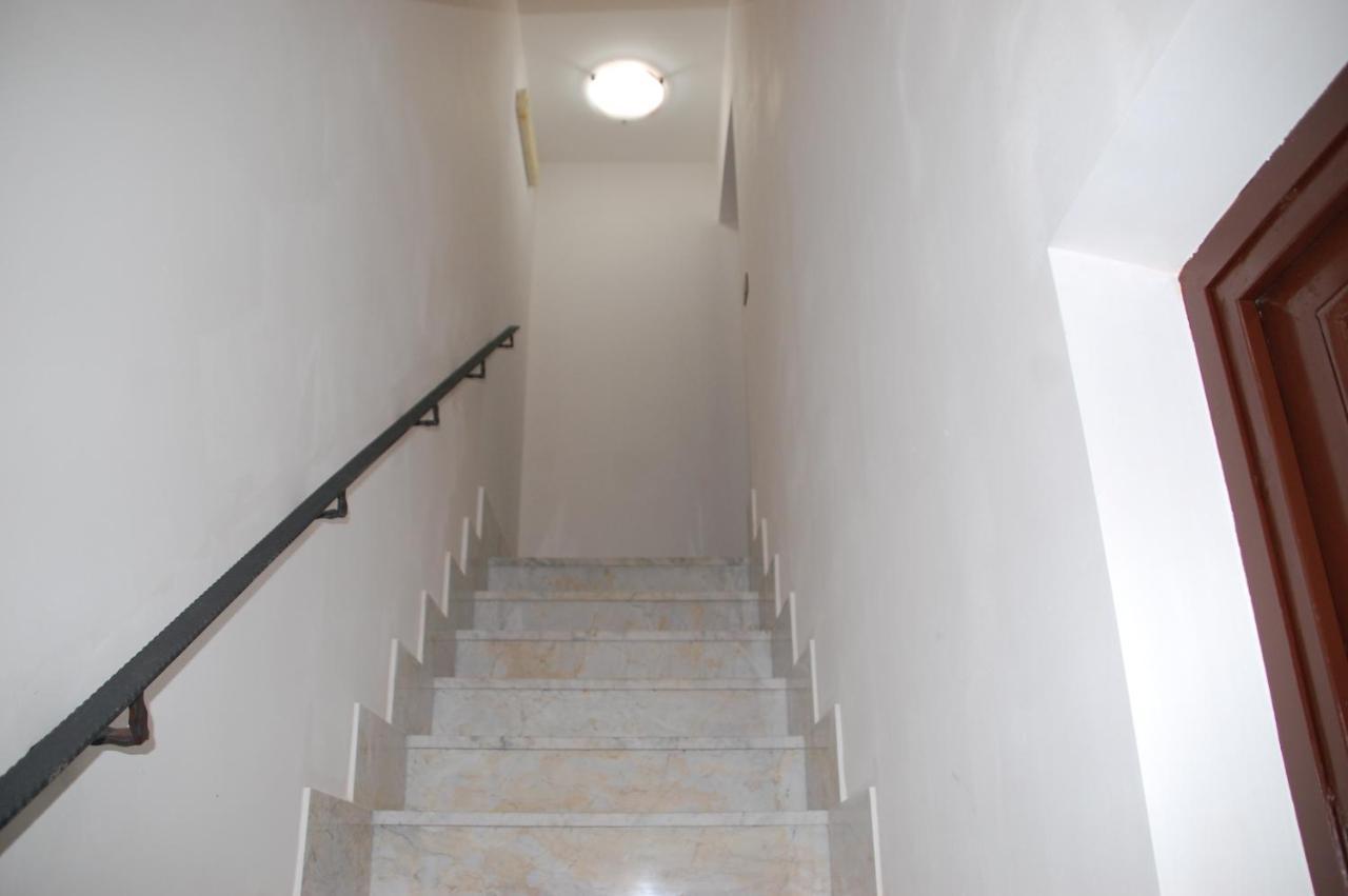 Casa Vacanze Antico Cortile Delle Palme Villa Villagrazia Di Carini Bagian luar foto