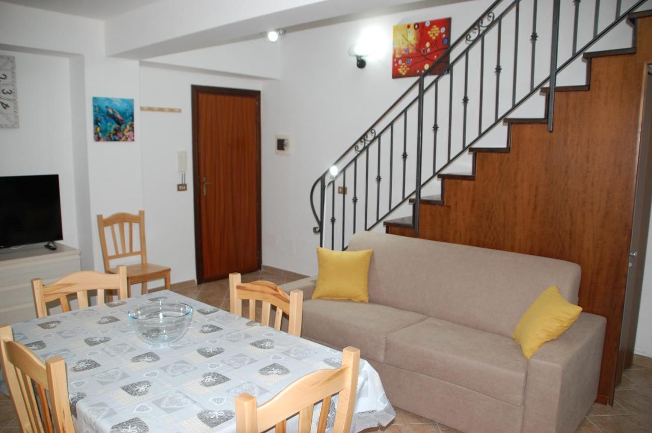 Casa Vacanze Antico Cortile Delle Palme Villa Villagrazia Di Carini Bagian luar foto