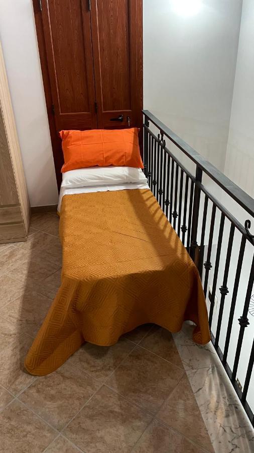 Casa Vacanze Antico Cortile Delle Palme Villa Villagrazia Di Carini Bagian luar foto